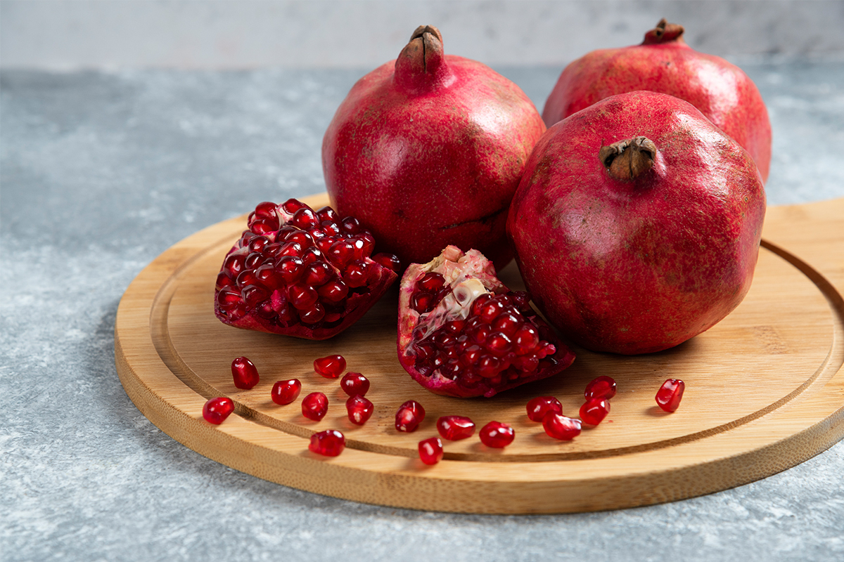 Pomegranates are Beneficial to Both Men and Women