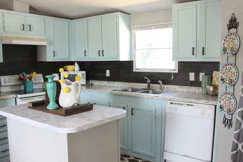 What Is a Vinyl Backsplash