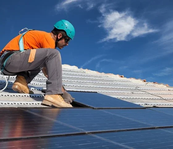 Roofing Contractor and Insulation Vendor 